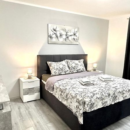 Apartman Rocan Върсар Екстериор снимка