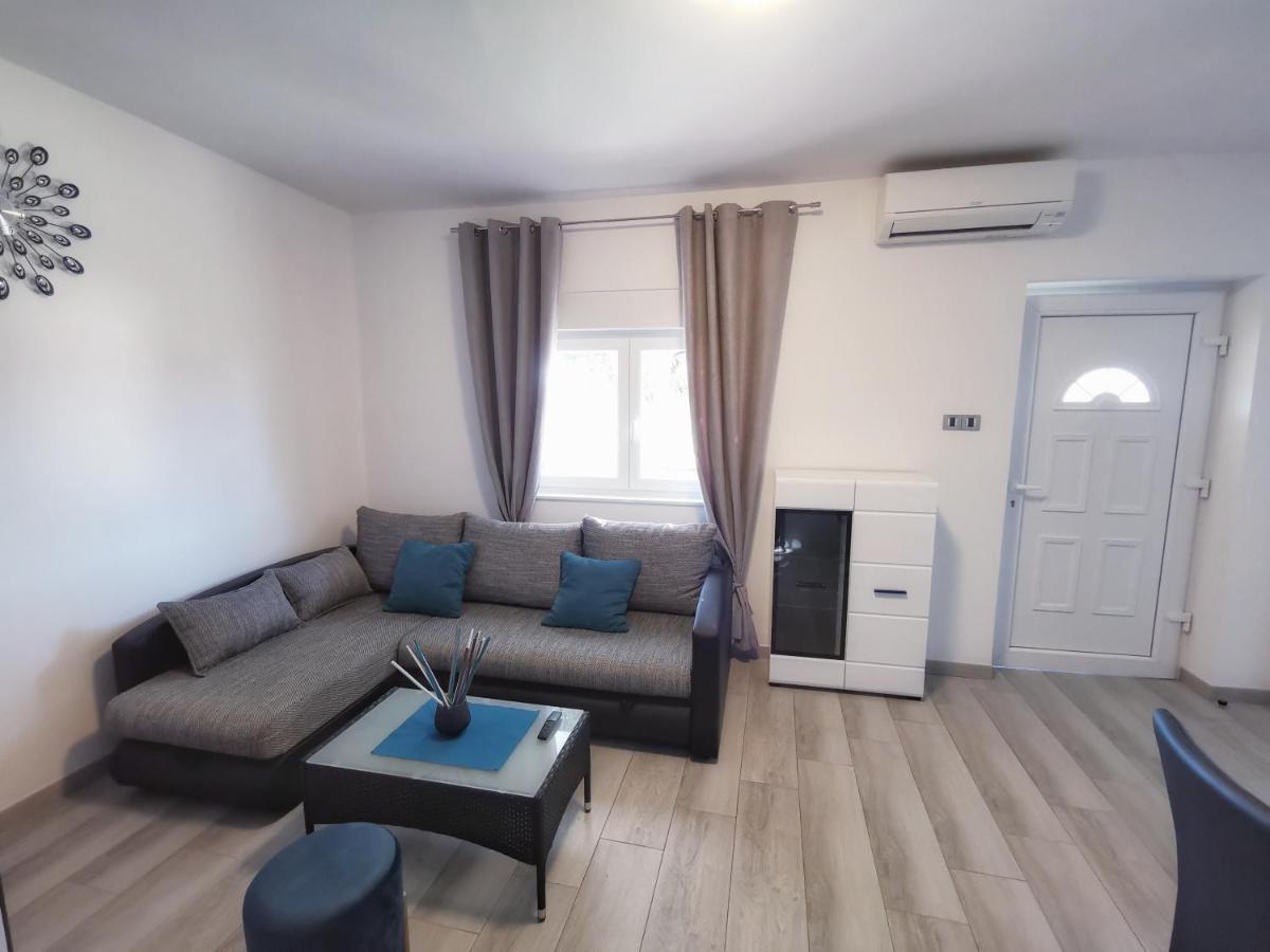 Apartman Rocan Върсар Екстериор снимка