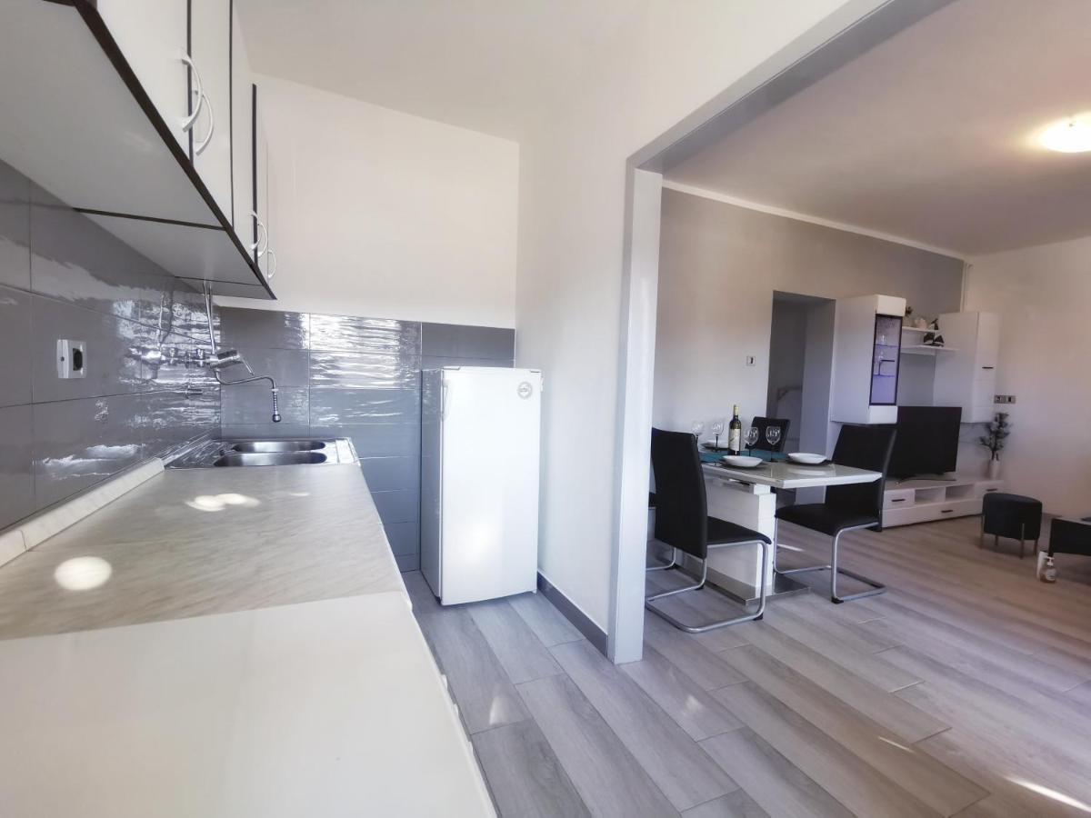 Apartman Rocan Върсар Екстериор снимка