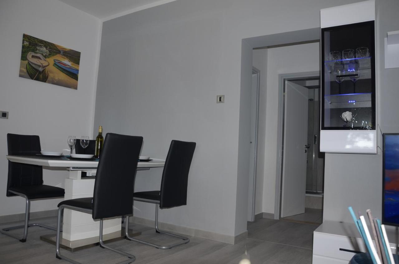 Apartman Rocan Върсар Екстериор снимка